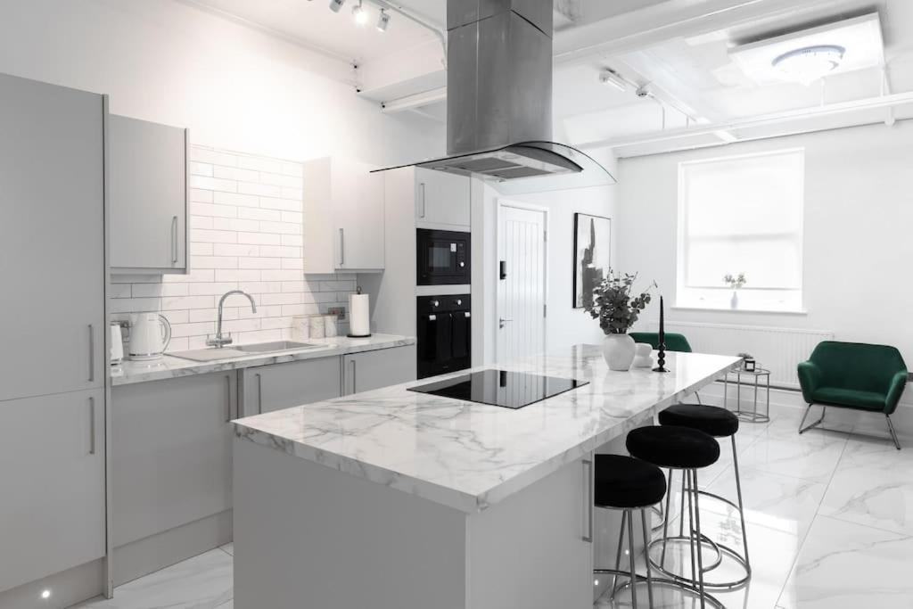 Luxury, Open Plan Apartment แบรดฟอร์ด ภายนอก รูปภาพ