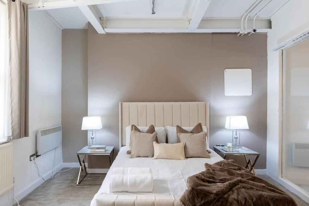 Luxury, Open Plan Apartment แบรดฟอร์ด ภายนอก รูปภาพ