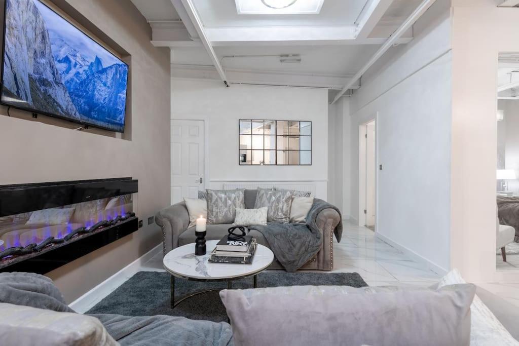 Luxury, Open Plan Apartment แบรดฟอร์ด ภายนอก รูปภาพ