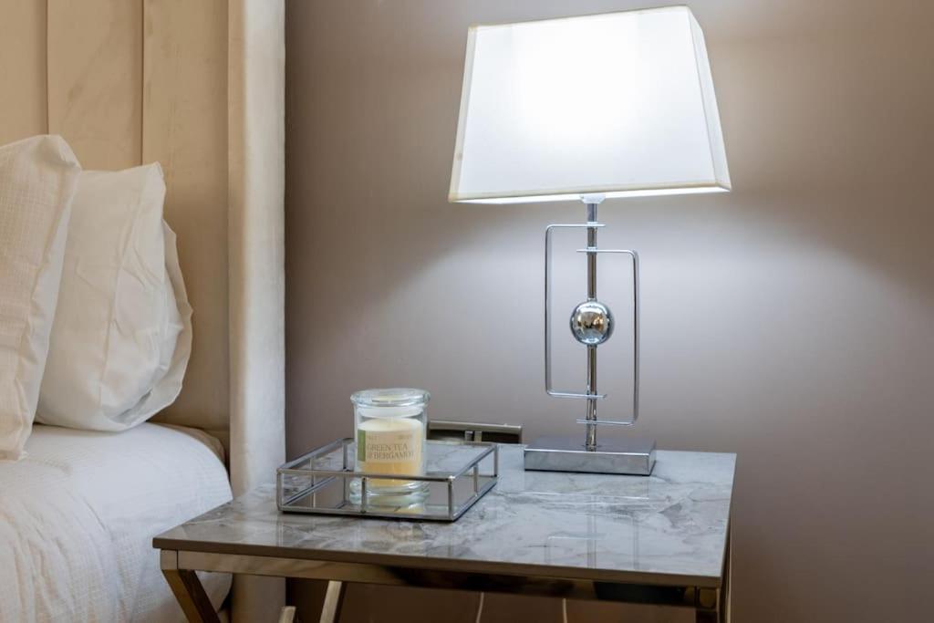 Luxury, Open Plan Apartment แบรดฟอร์ด ภายนอก รูปภาพ
