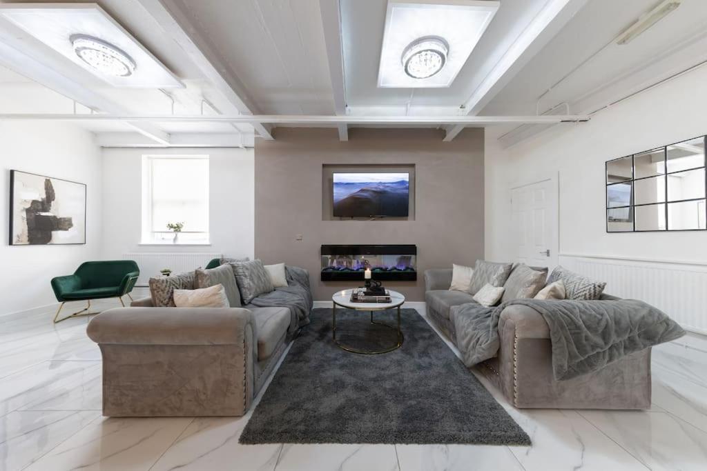 Luxury, Open Plan Apartment แบรดฟอร์ด ภายนอก รูปภาพ